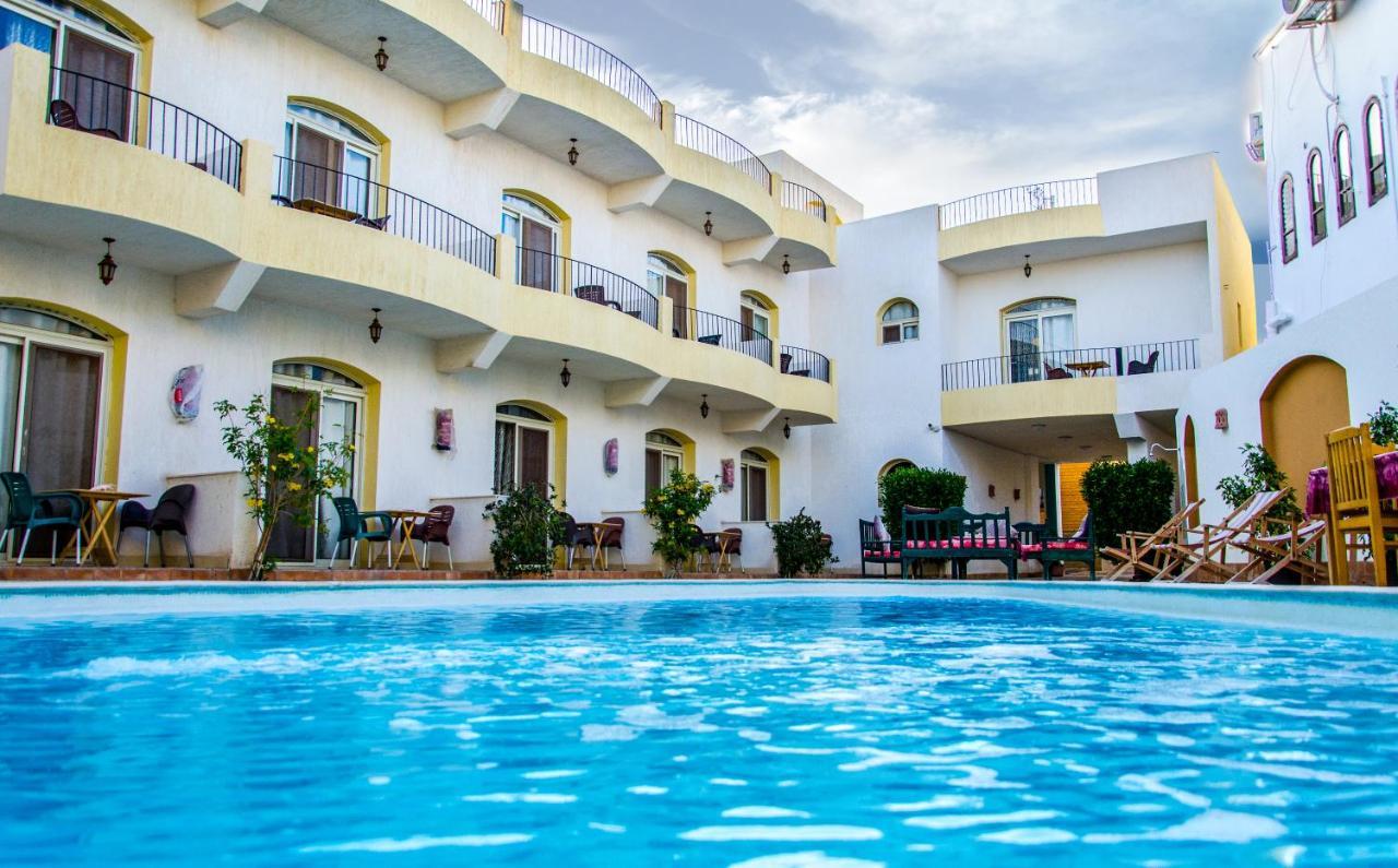New Yalla Hotel دهب المظهر الخارجي الصورة
