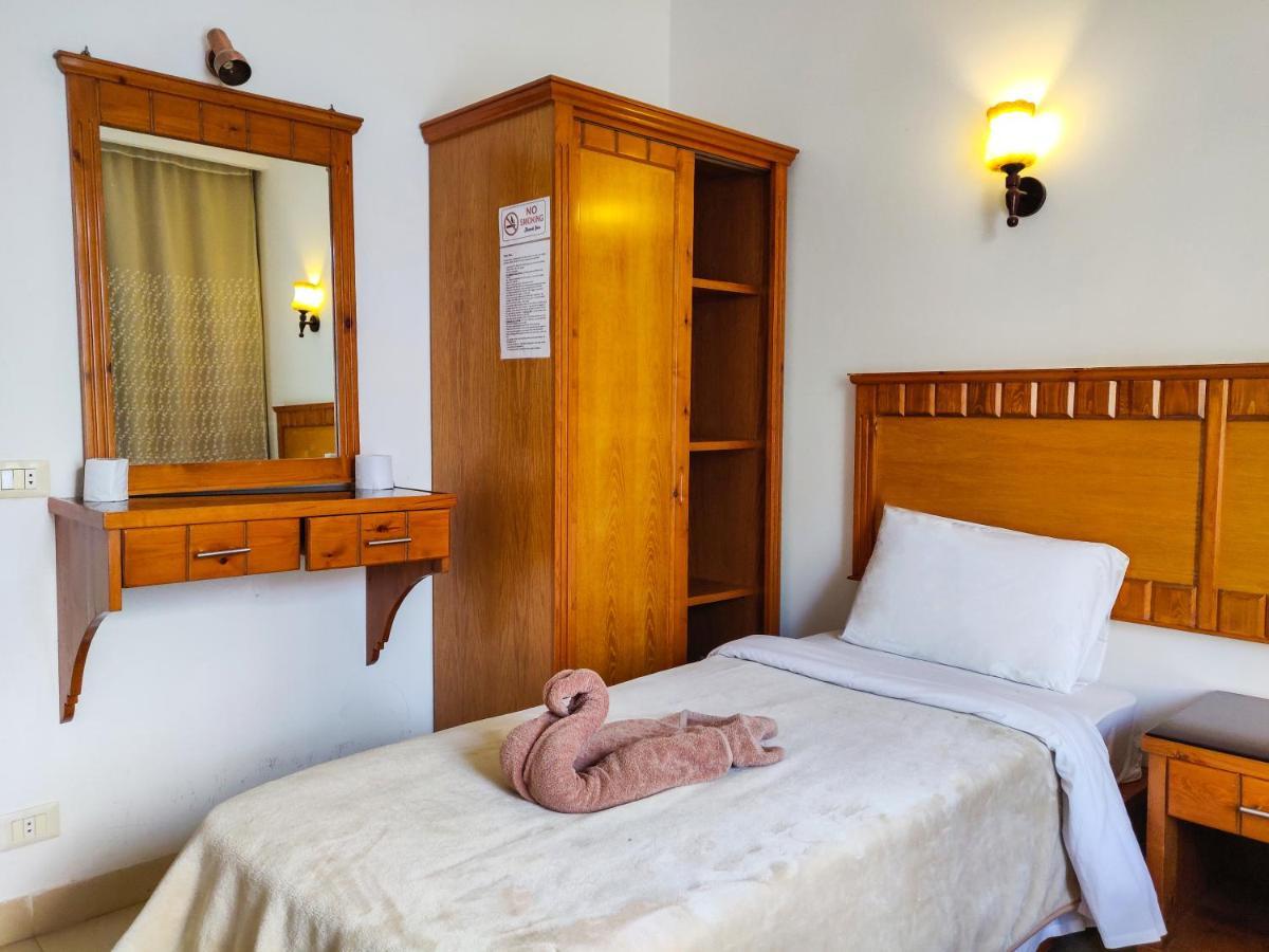 New Yalla Hotel دهب المظهر الخارجي الصورة
