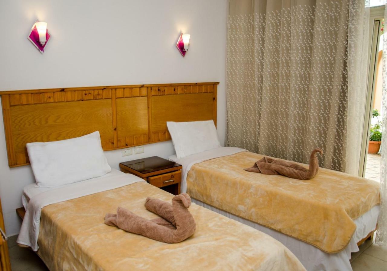 New Yalla Hotel دهب المظهر الخارجي الصورة